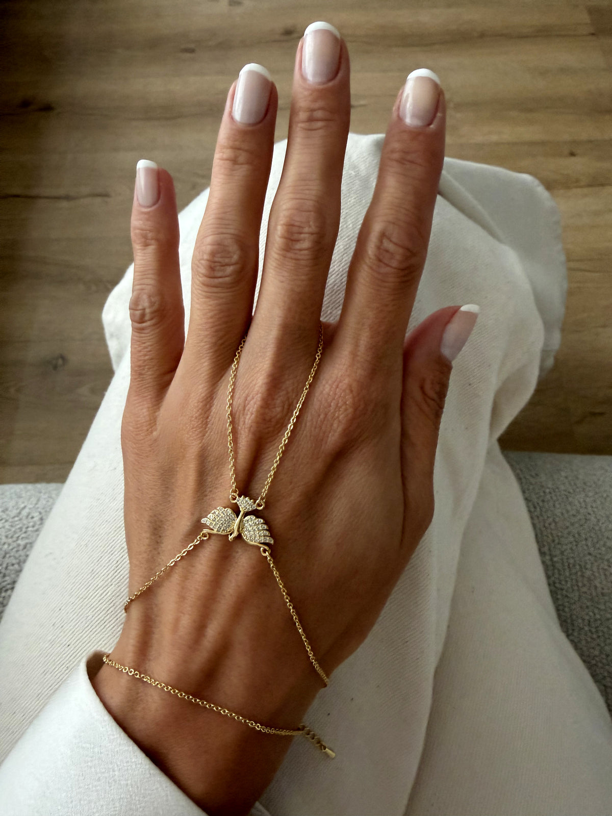 Gold Pave Butterfly Hand Chain - CW1HANDCHAIN00181 | Wholesale Stainless Steel Jewelry Catwalk Jewellery Europe