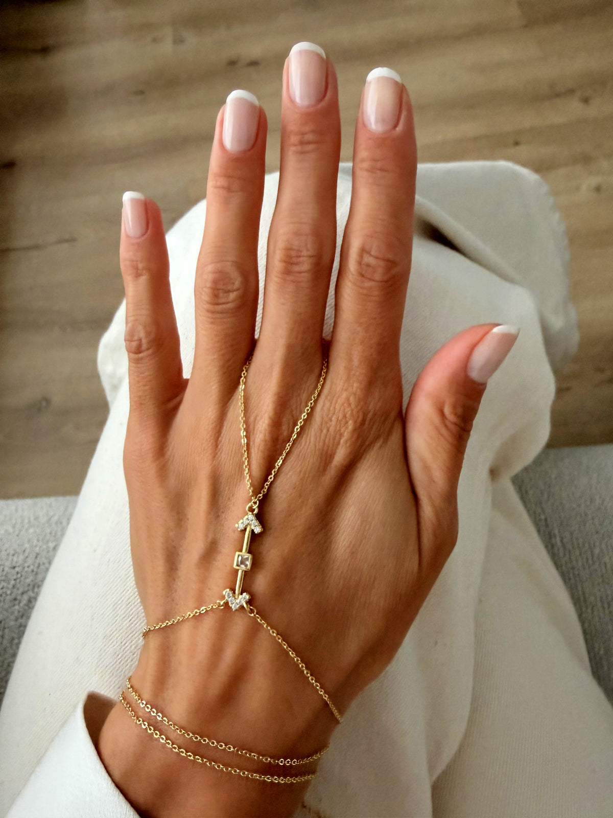 18K Gold Plated Stainless Steel CZ Arrow Square Station Hand Chain Bracelet - CW1HANDCHAIN00206 | Wholesale Stainless Steel Jewelry Catwalk Jewellery Europe
