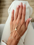 18K Gold Plated Stainless Steel Disc Sequin Four Leaf Clover Hand Chain Bracelet - CW1HANDCHAIN00222 | Wholesale Stainless Steel Jewelry Catwalk Jewellery Europe