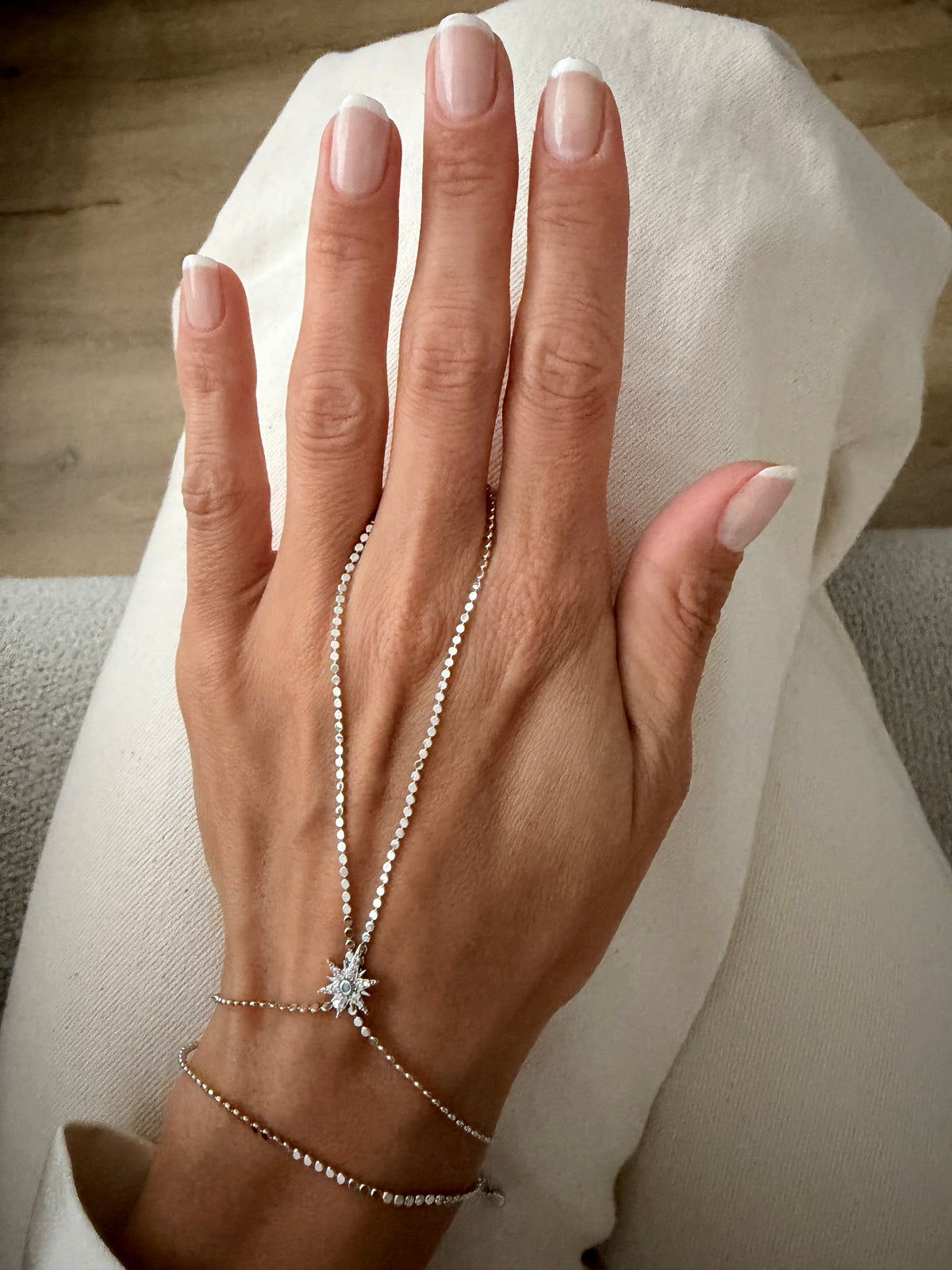 Silver Plated Stainless Steel Disc Sequin Pave CZ Starburst Hand Chain Bracelet - CW1HANDCHAIN00225 | Wholesale Stainless Steel Jewelry Catwalk Jewellery Europe