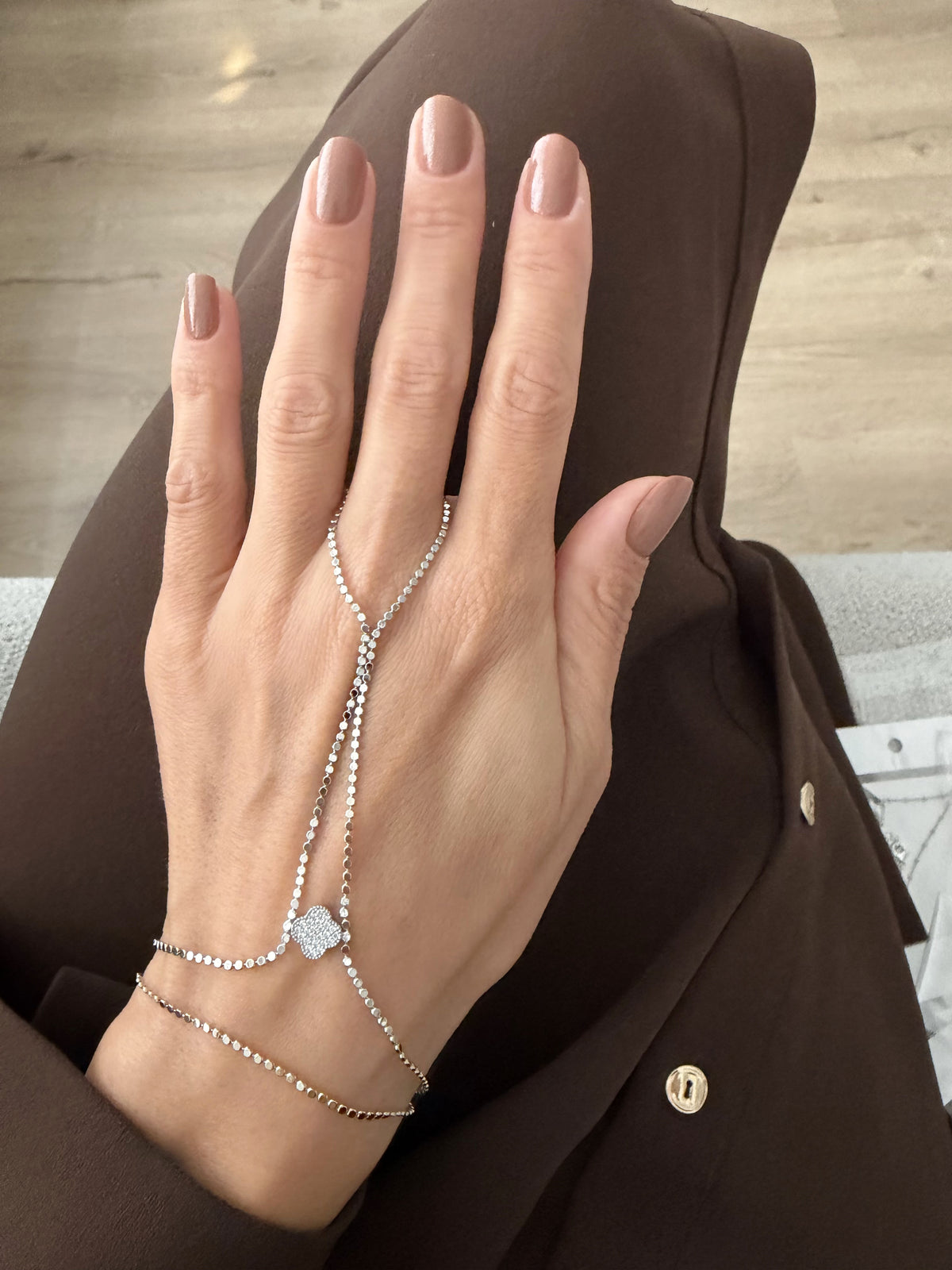 Silver Plated Stainless Steel Disc Sequin Pave CZ Clover Hand Chain Bracelet - CW1HANDCHAIN00227 | Wholesale Stainless Steel Jewelry Catwalk Jewellery Europe
