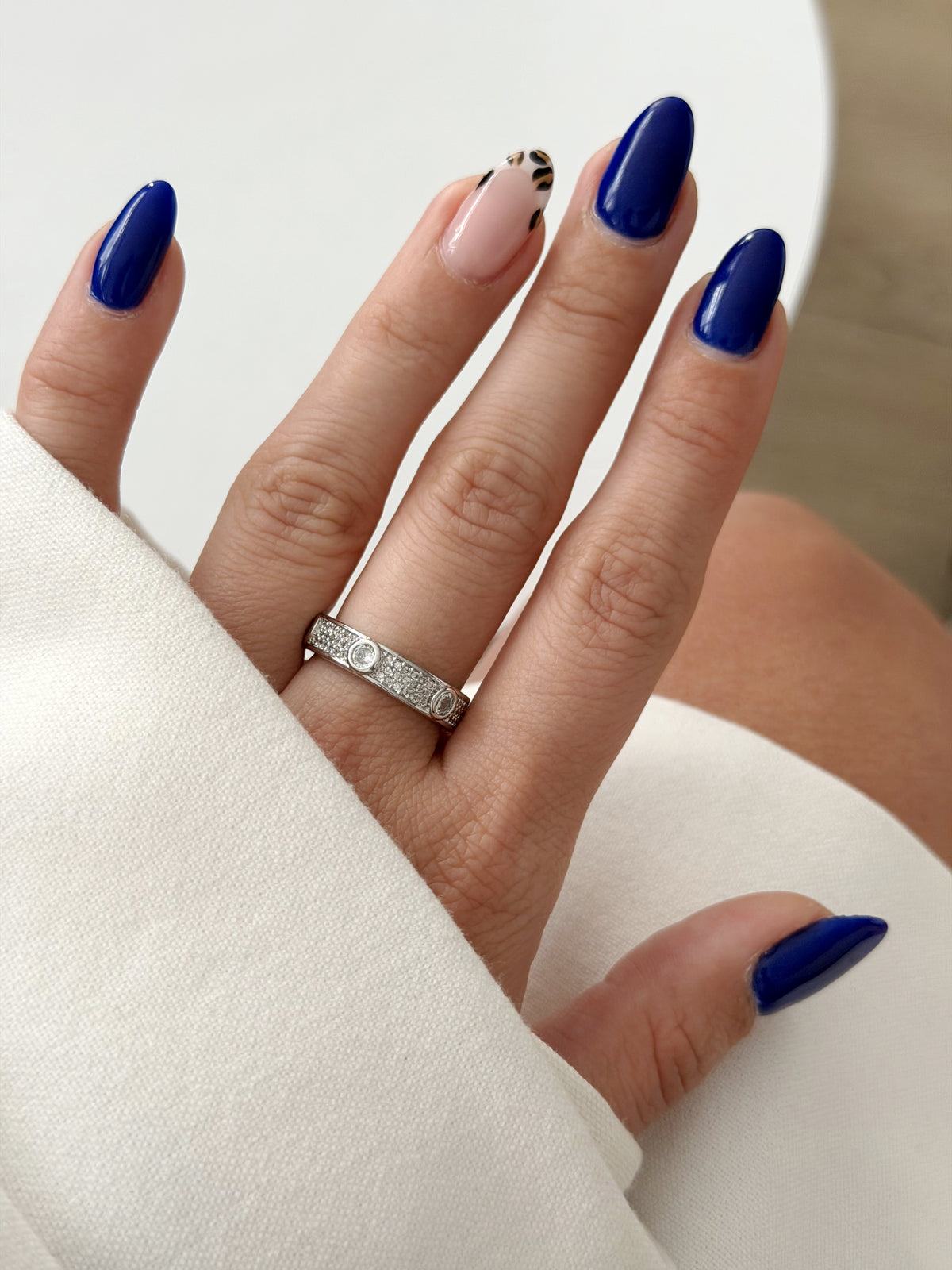 Silver CZ Pave Screw Motif Band Ring - CW1RING00161 | Wholesale Stainless Steel Jewelry Catwalk Jewellery Europe