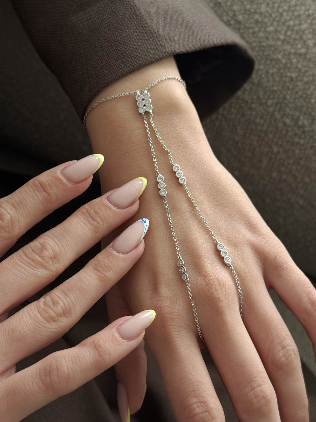 Silver Bezel CZ Multi Row Station Hand Chain - CW1HANDCHAIN00114 | Wholesale Stainless Steel Jewelry Catwalk Jewellery Europe
