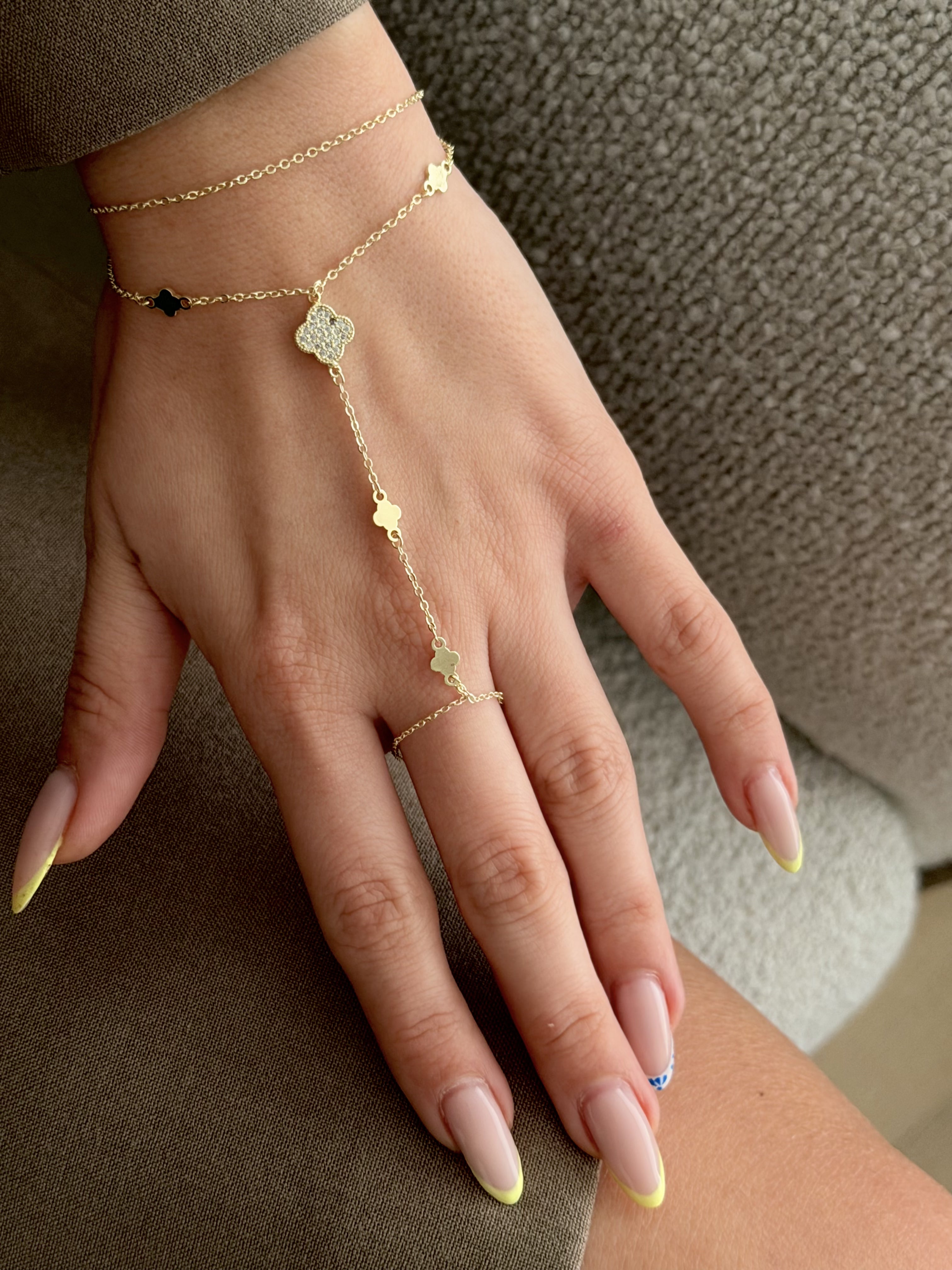 MY1VPHNDC0027 gold-hand-chain-stainless-steel-waterproof-trendy-wholesale-myaccessories wholesale jewelry HAND CHAINS  Catwalk Jewellery Europe