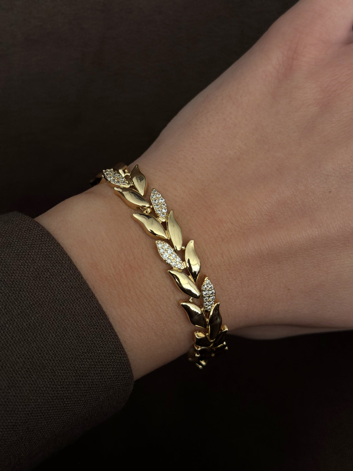 Gold CZ Pave Overlapping Leaf Motif Link Bracelet - CW1VPBRCLT0017 | Wholesale Stainless Steel Jewelry Catwalk Jewellery Europe