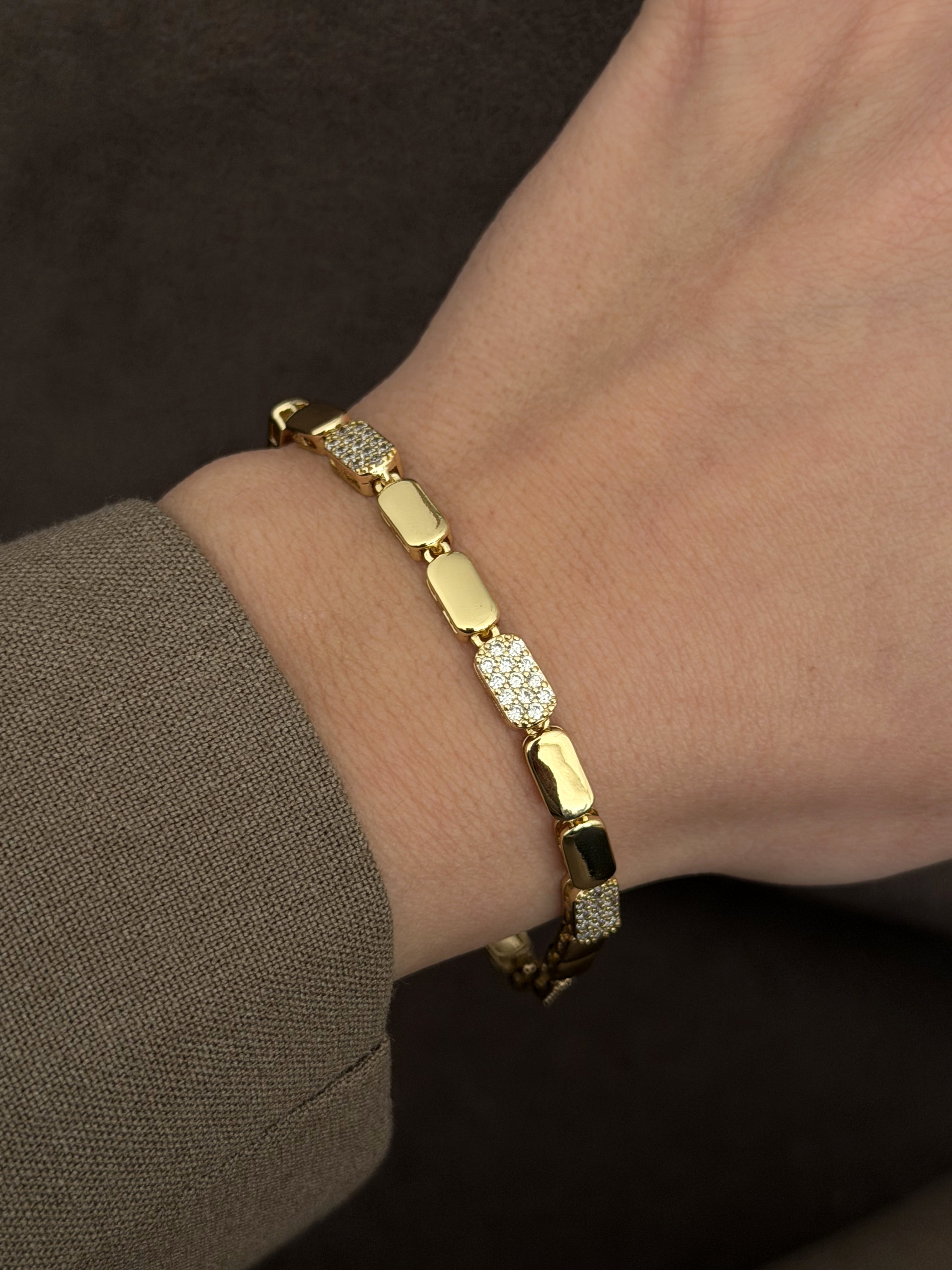 CW1VPBRCLT0039-gold-cz-pave-alternating-rectangle-link-bracelet-catwalkjewellery wholesale jewelry BRACELETS  Catwalk Jewellery Europe
