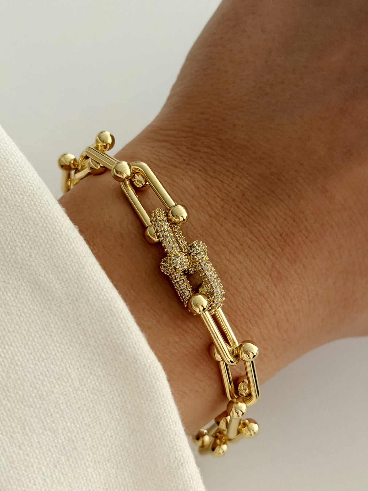 Gold Plated CZ Pave Hardwear Link Chain Bracelet Alternate Angle - CW1VPBRCLT00286 | Wholesale Stainless Steel Jewelry Catwalk Jewellery Europe