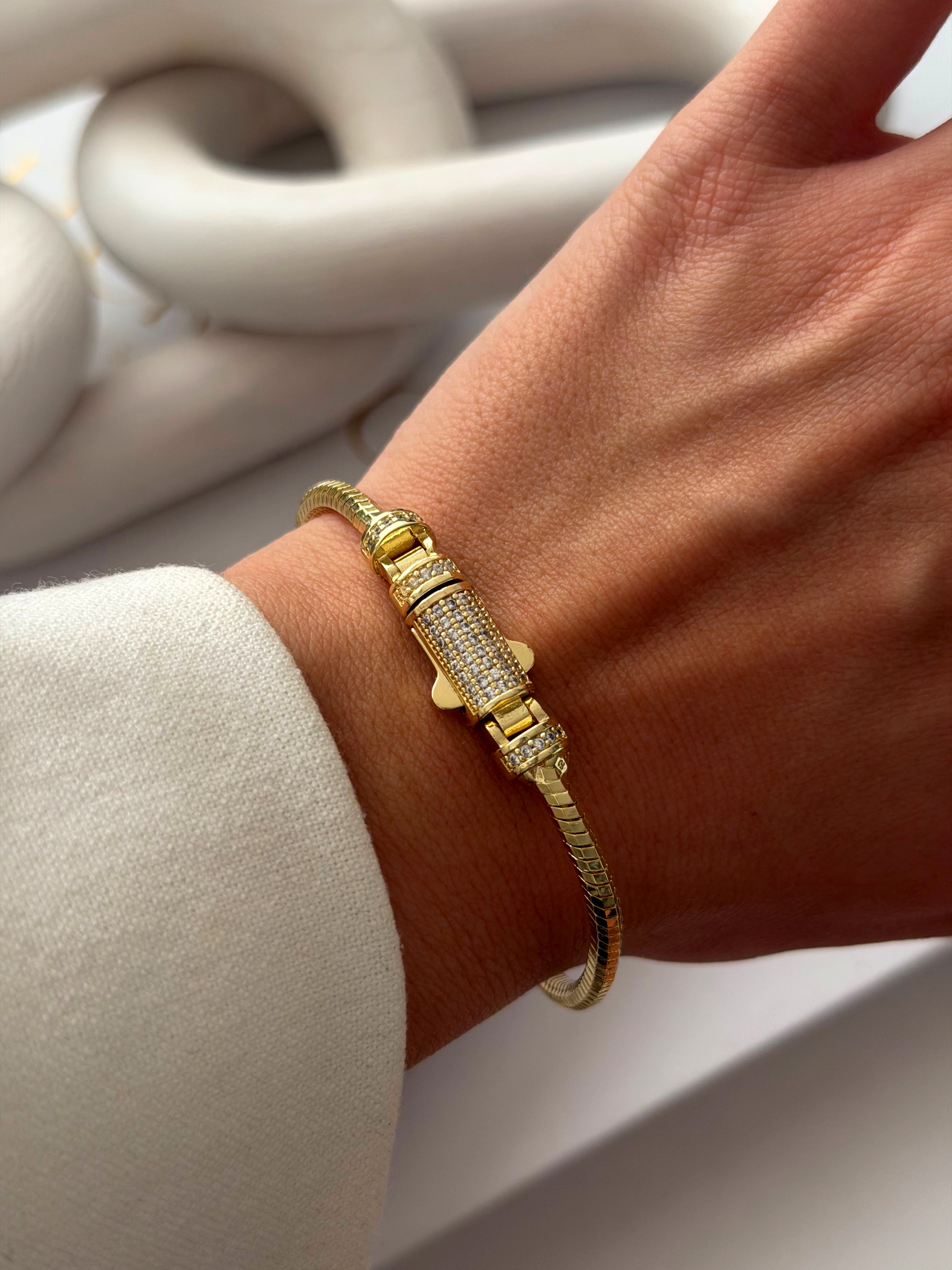 CW1VPBRCLT0051-gold-cz-pave-buckle-clasp-snake-chain-bracelet-catwalkjewellery wholesale jewelry BRACELETS  Catwalk Jewellery Europe