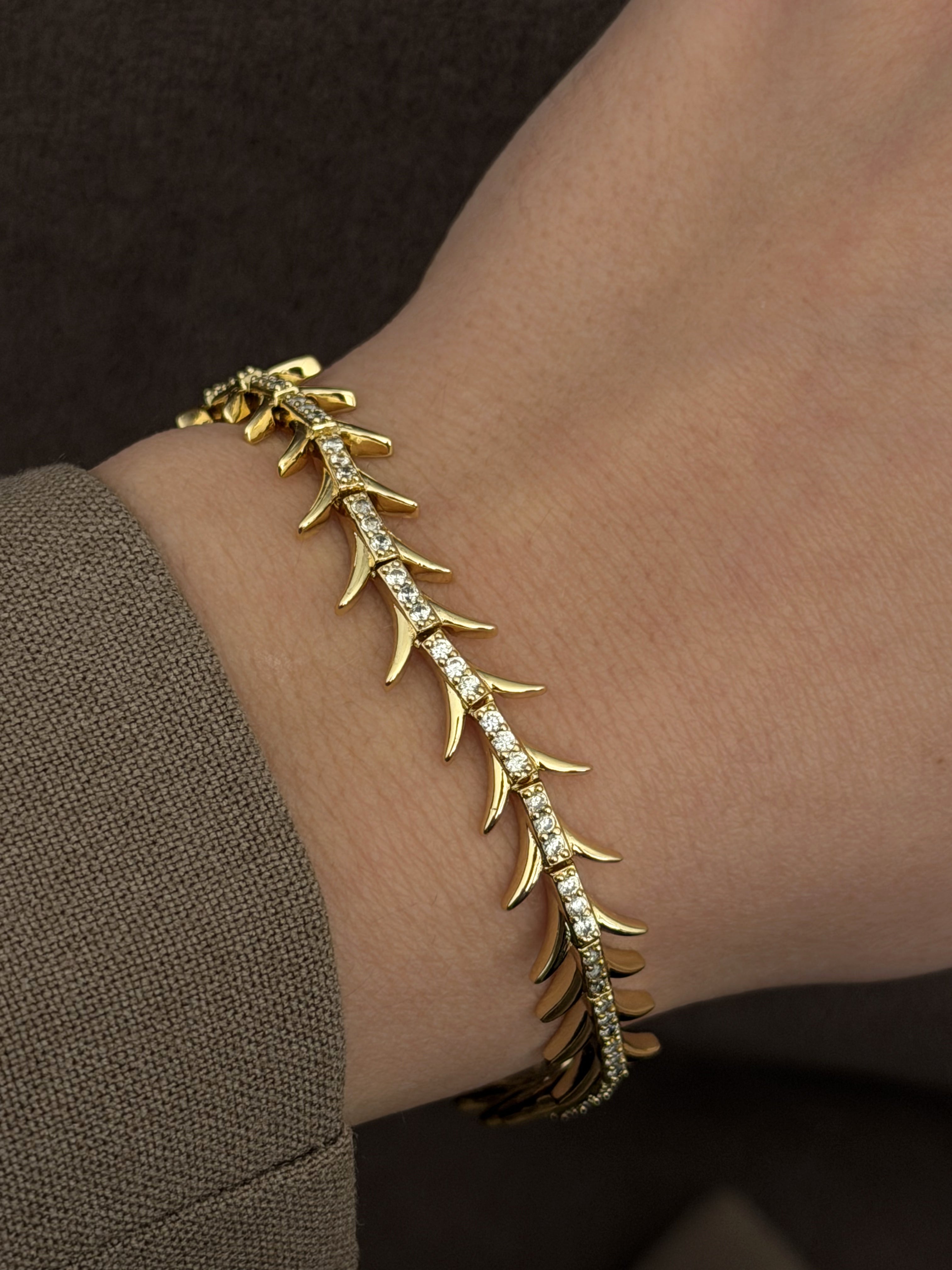 CW1VPBRCLT0060-gold-cz-pave-fern-leaf-chevron-link-bracelet-catwalkjewellery wholesale jewelry BRACELETS  Catwalk Jewellery Europe