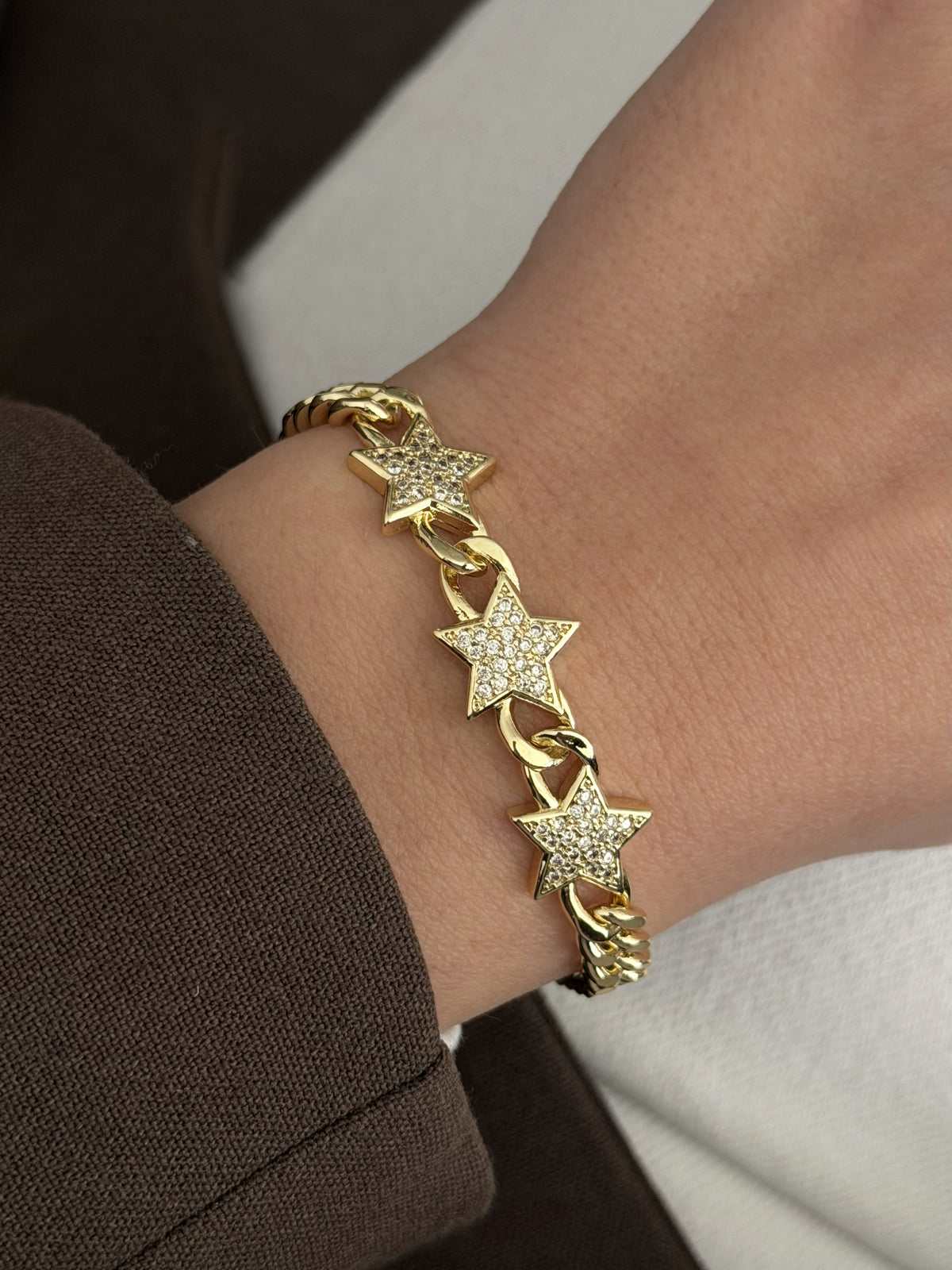 CW1VPBRCLT0074-gold-cz-pave-star-motif-curb-chain-bracelet-catwalkjewellery wholesale jewelry BRACELETS  Catwalk Jewellery Europe