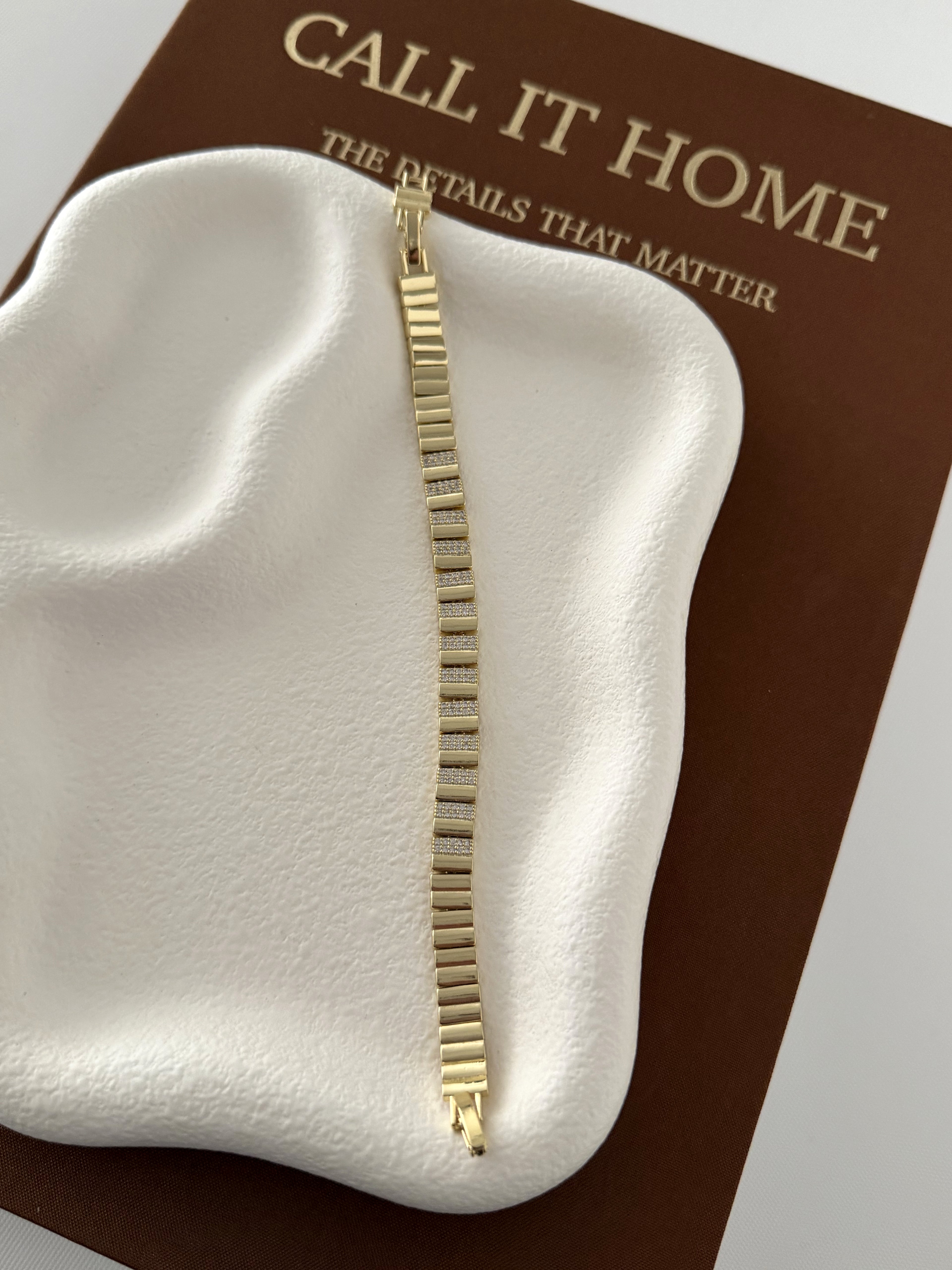 CW1VPBRCLT0082-gold-cz-pave-alternating-ribbed-bar-link-bracelet-catwalkjewellery wholesale jewelry BRACELETS  Catwalk Jewellery Europe