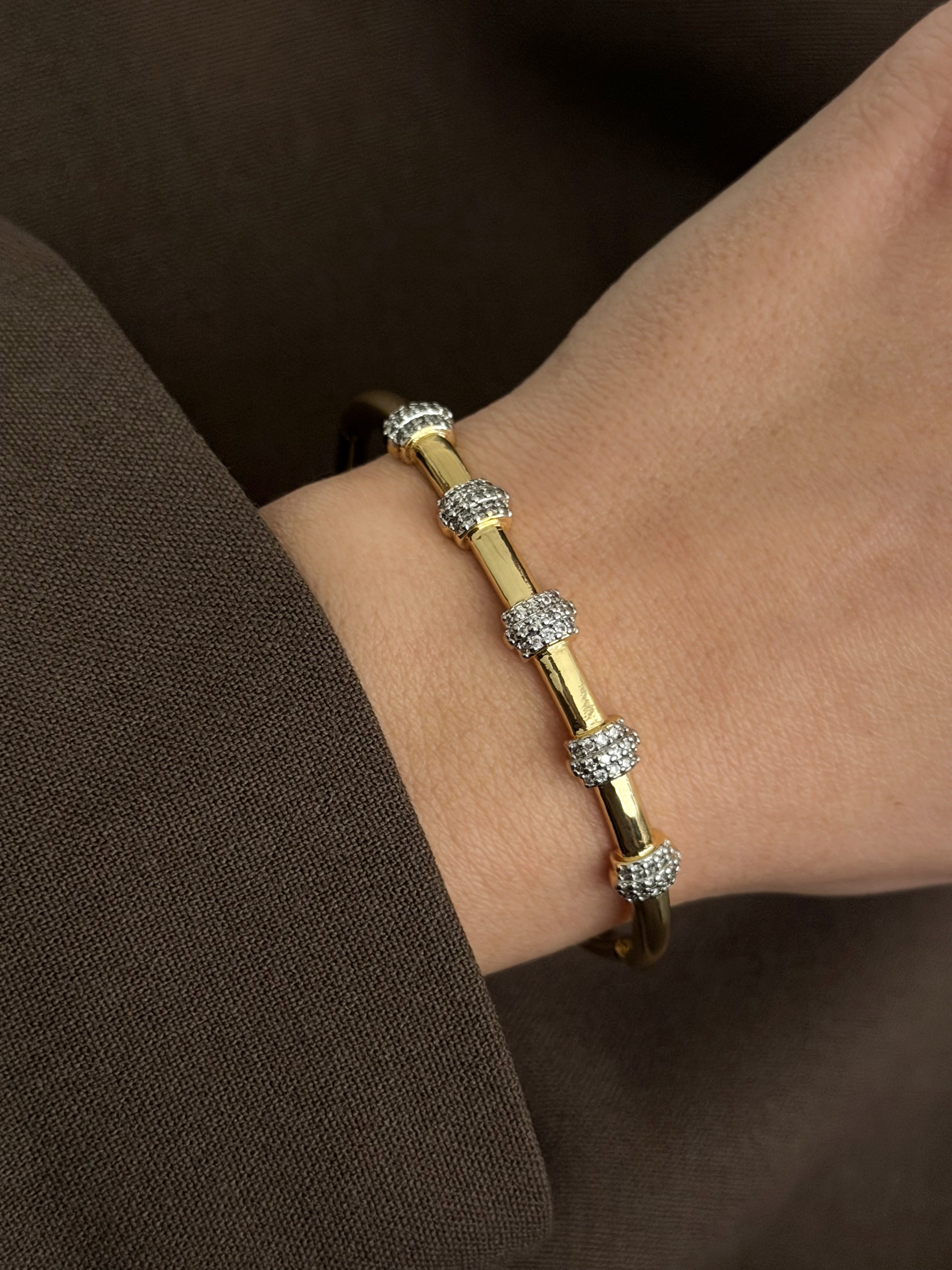 MY1VPHCUFF0028 gold-cuff-bracelet-stainless-steel-waterproof-minimalist-wholesale-myaccessories wholesale jewelry CUFF BRACELETS Catwalk Jewellery Europe