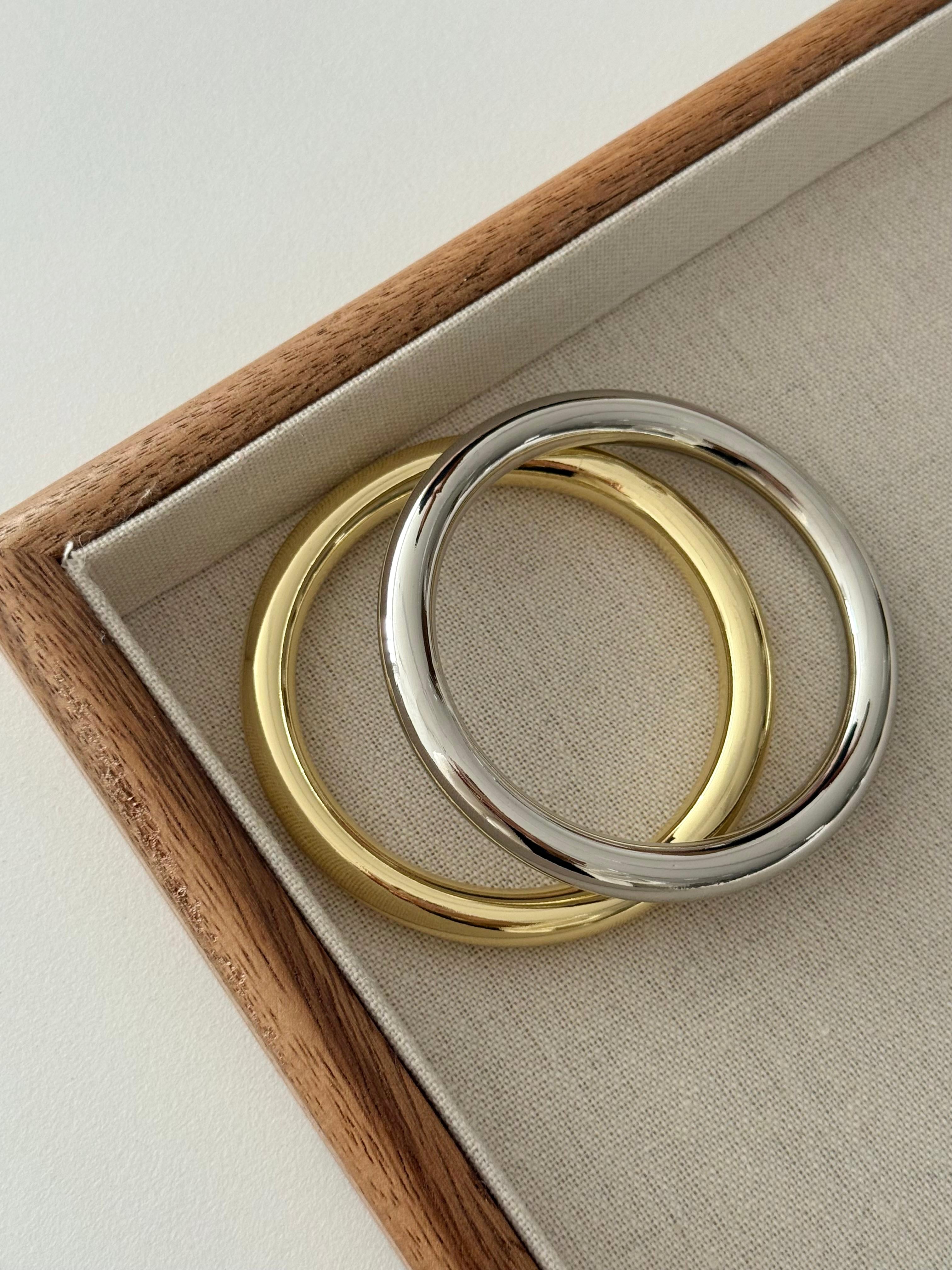 MY1VPHCUFF0030 gold-cuff-bracelet-stainless-steel-waterproof-minimalist-wholesale-myaccessories wholesale jewelry CUFF BRACELETS Catwalk Jewellery Europe
