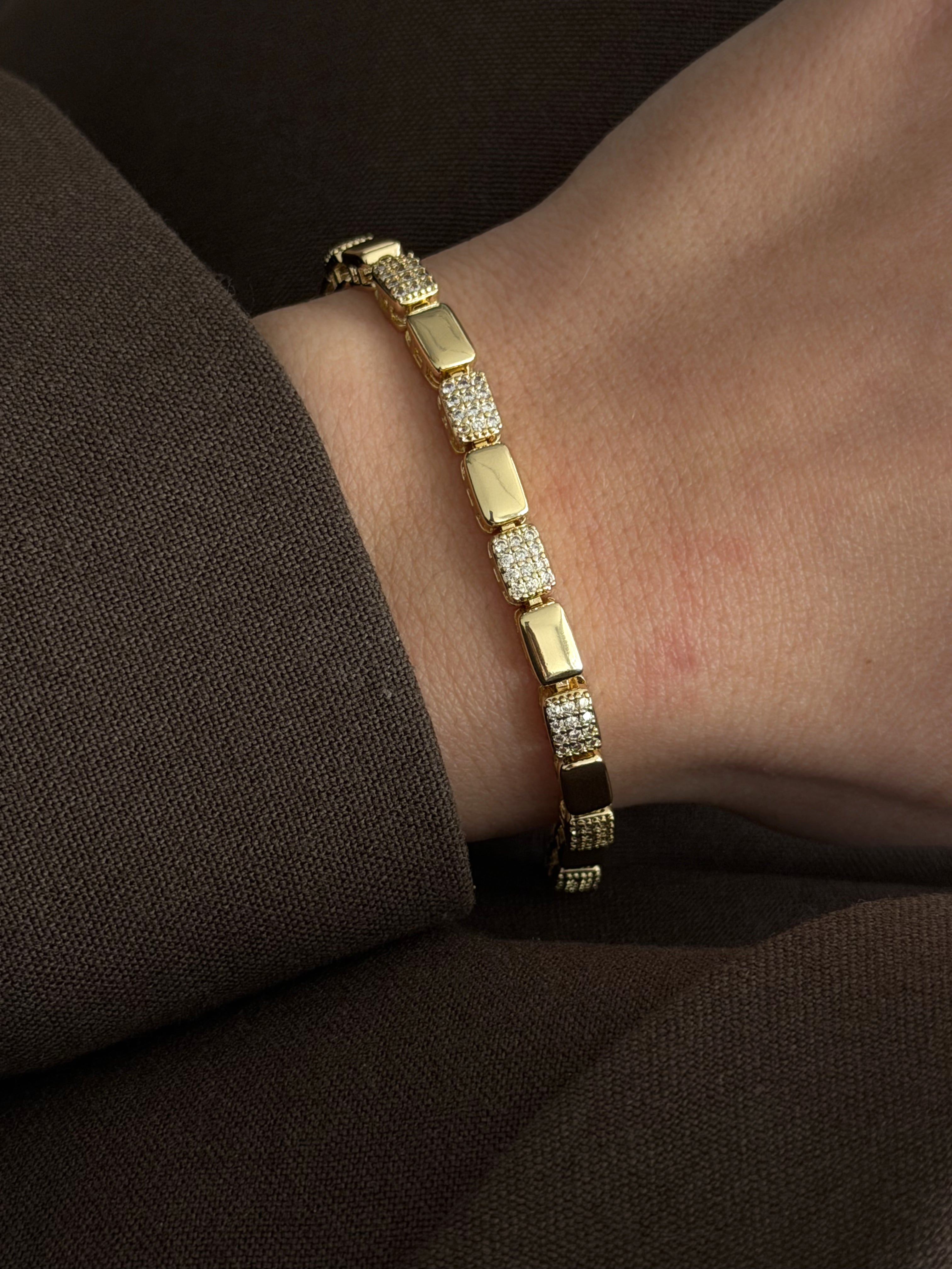 CW1VPBRCLT0085-gold-cz-pave-alternating-rectangular-bar-link-bracelet-catwalkjewellery wholesale jewelry BRACELETS  Catwalk Jewellery Europe