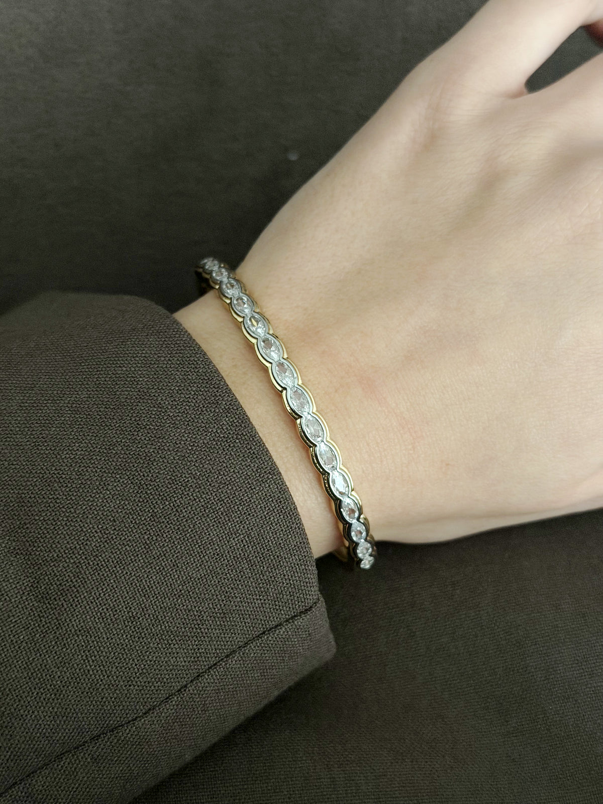 Two Tone Bezel Marquise CZ Scalloped Hinged Cuff Bangle - CW1CUFF0024 | Wholesale Stainless Steel Jewelry Catwalk Jewellery Europe