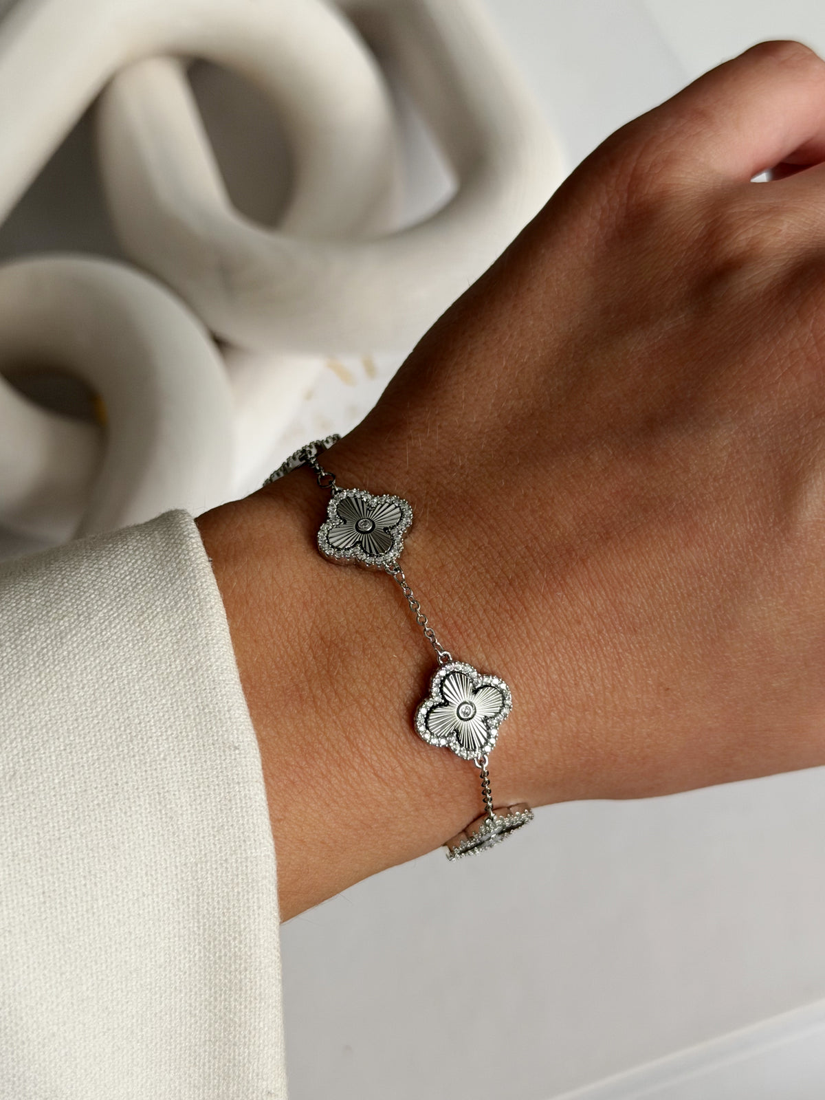 CW1VPBRCLT00100-silver-cz-pave-ribbed-clover-motif-station-bracelet-catwalkjewellery wholesale jewelry BRACELETS  Catwalk Jewellery Europe