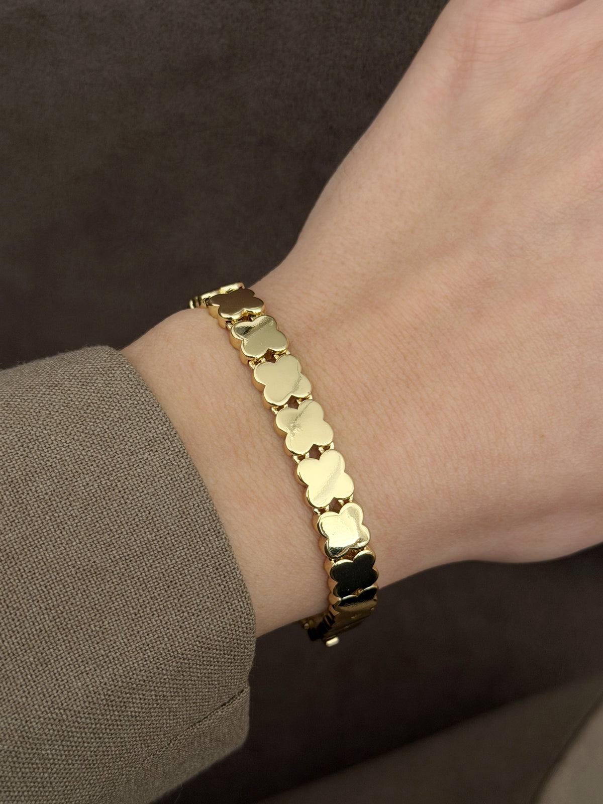 CW1VPBRCLT00113-gold-solid-clover-motif-link-bracelet-catwalkjewellery wholesale jewelry BRACELETS  Catwalk Jewellery Europe
