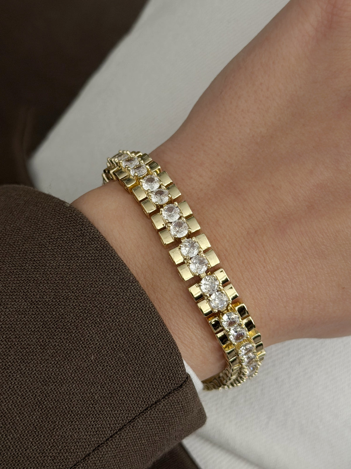 CW1VPBRCLT00120-gold-round-cut-cz-center-watch-band-link-bracelet-catwalkjewellery wholesale jewelry BRACELETS  Catwalk Jewellery Europe