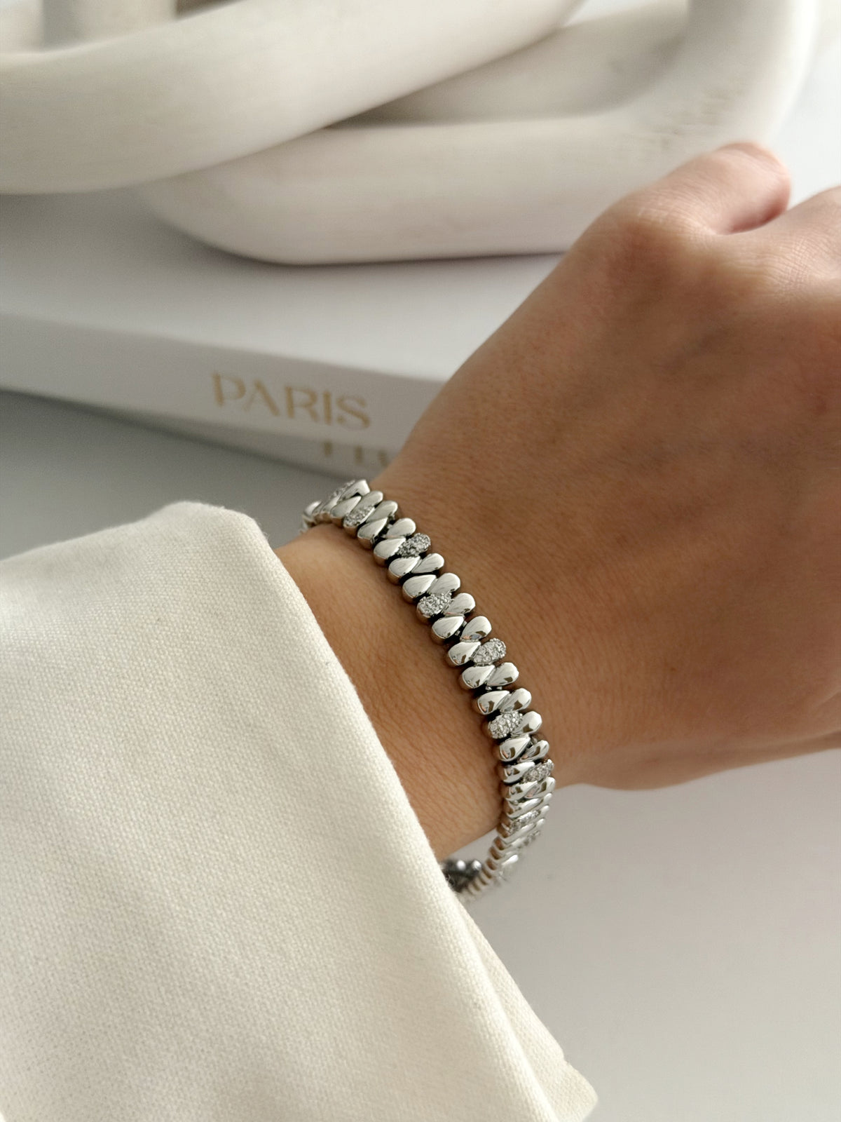 CW1VPBRCLT0090-silver-cz-pave-ribbed-teardrop-panther-link-bracelet-catwalkjewellery wholesale jewelry BRACELETS  Catwalk Jewellery Europe