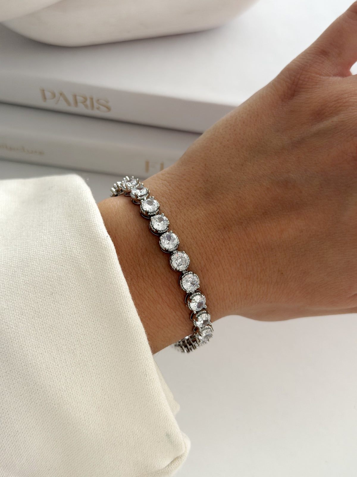 CW1VPBRCLT0097-silver-round-cut-cz-halo-tennis-bracelet-catwalkjewellery wholesale jewelry BRACELETS  Catwalk Jewellery Europe