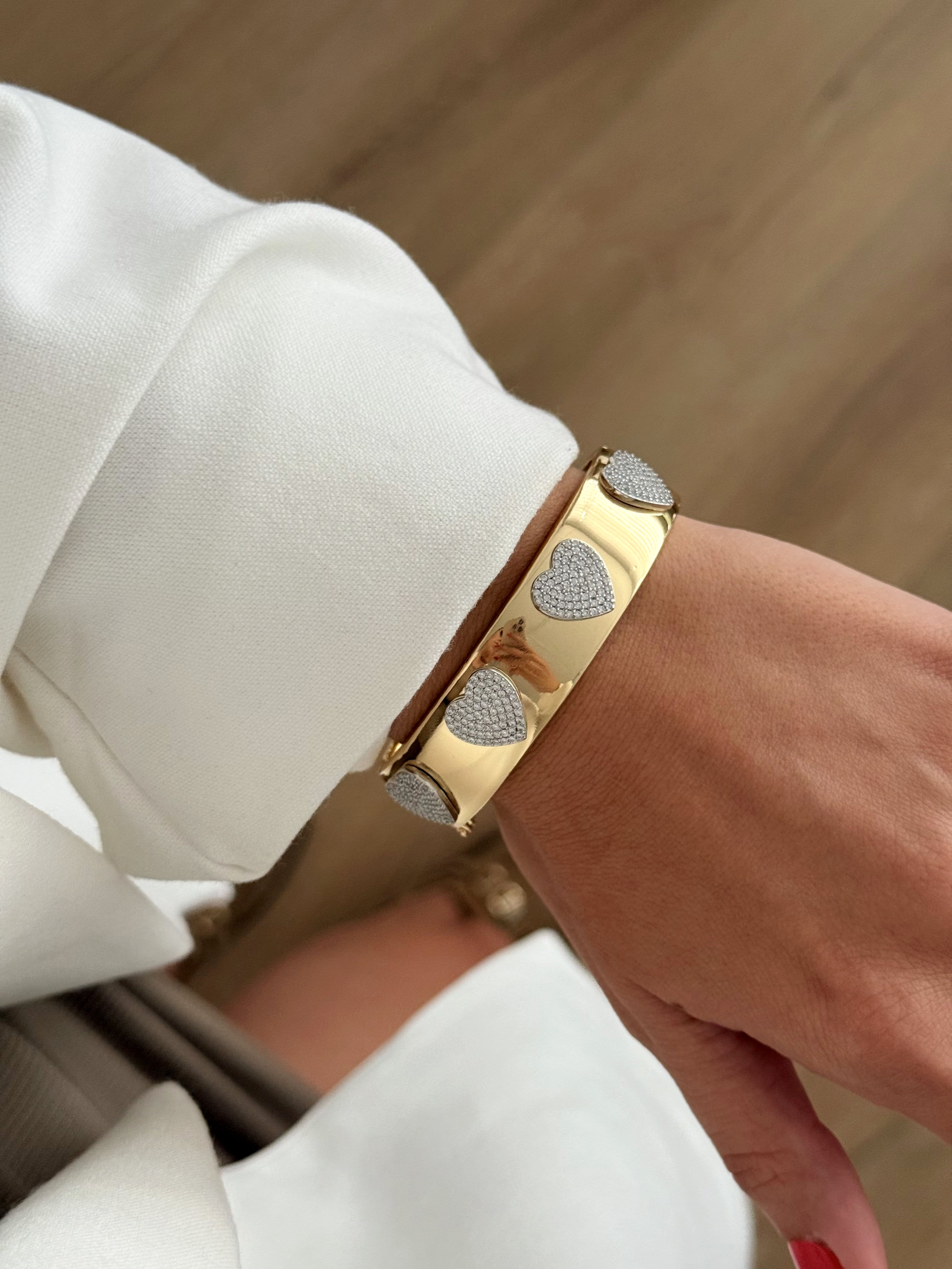 MY1VPHCUFF0050 gold-cuff-bracelet-stainless-steel-waterproof-minimalist-wholesale-myaccessories wholesale jewelry CUFF BRACELETS Catwalk Jewellery Europe