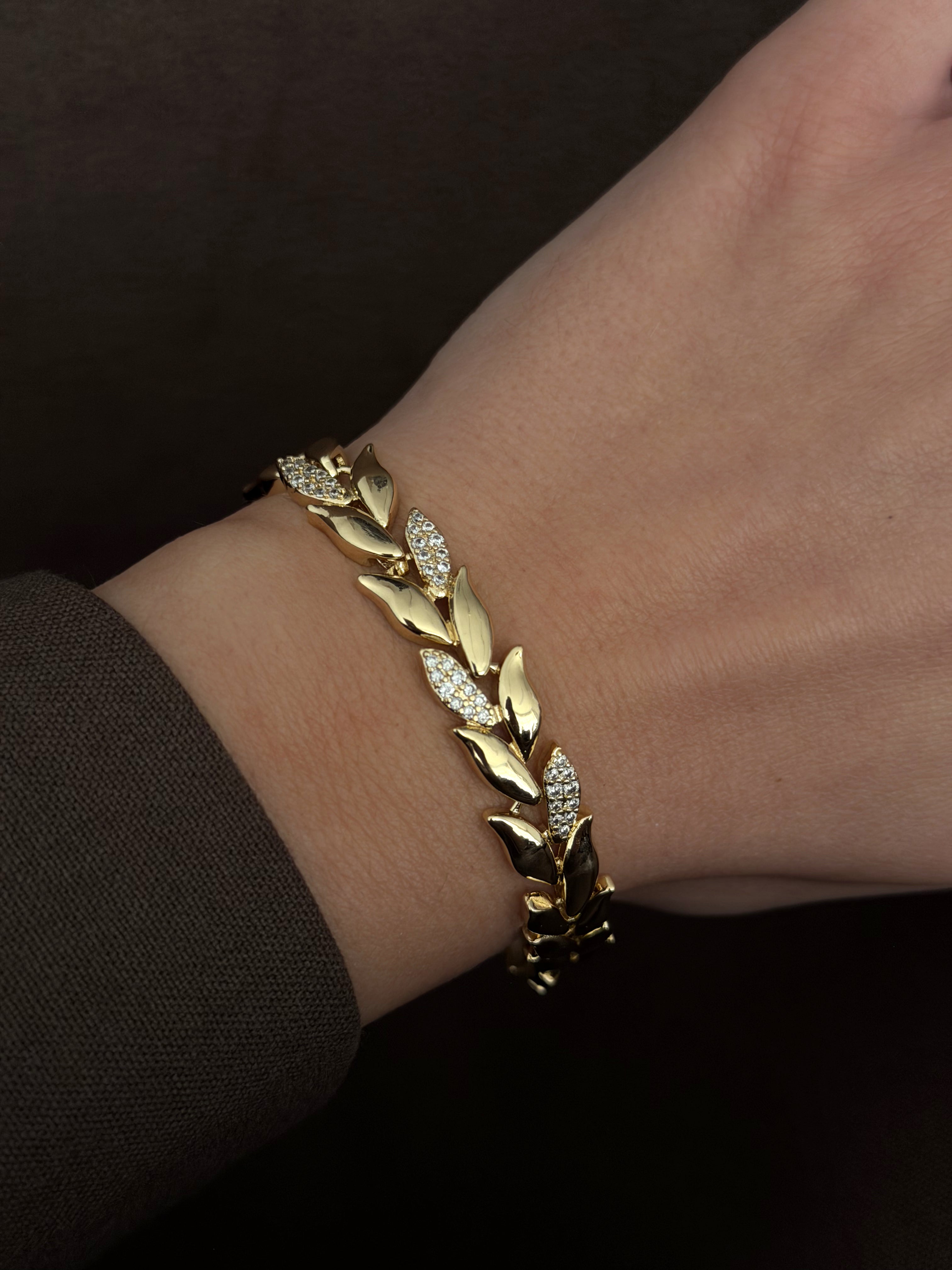 Gold Cz Pave Overlapping Leaf Motif Link Bracelet wholesale jewelry BRACELETS  Catwalk Jewellery Europe