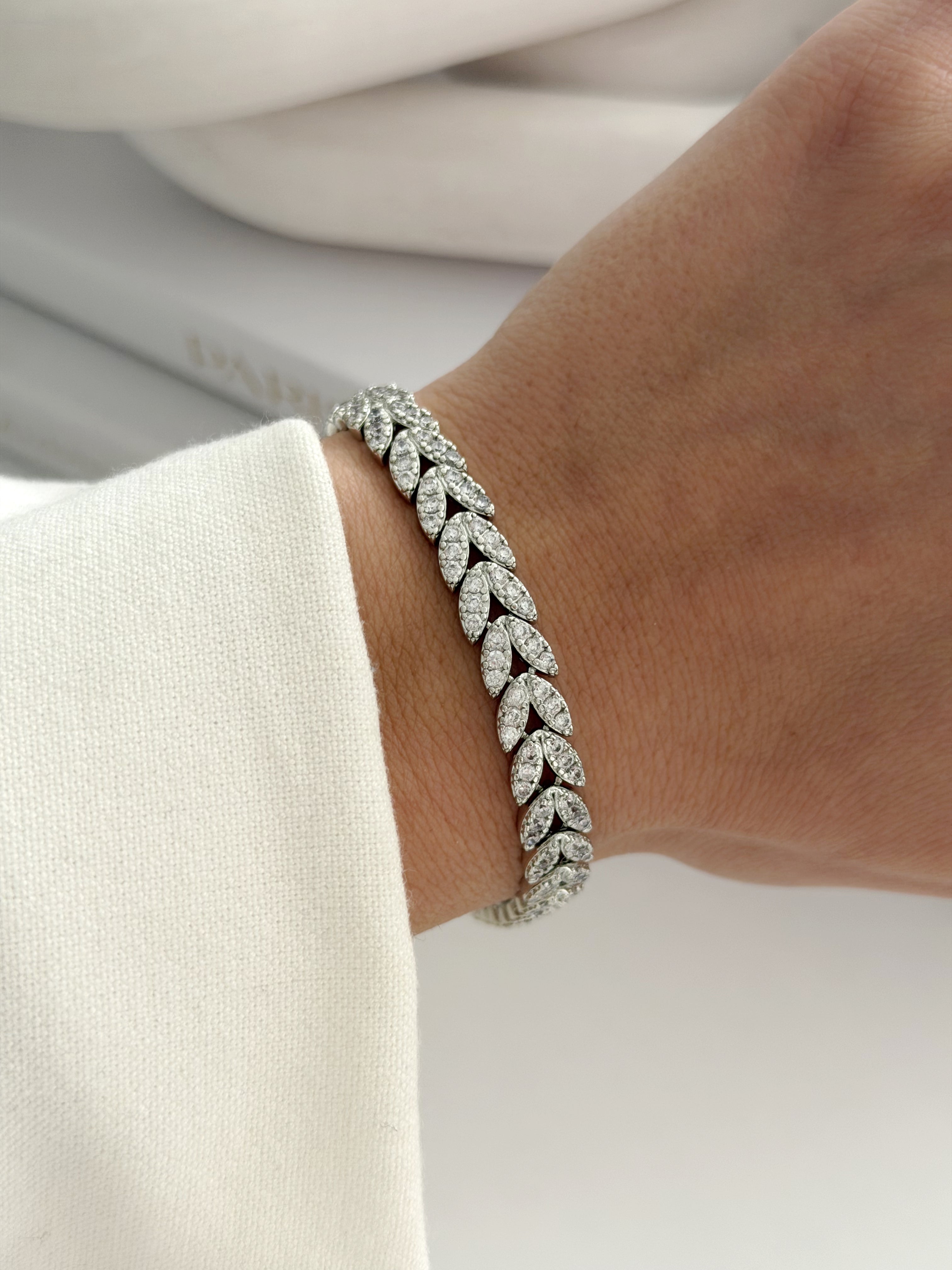 Silver Cz Pave Overlapping Leaf Motif Link Bracelet wholesale jewelry BRACELETS  Catwalk Jewellery Europe