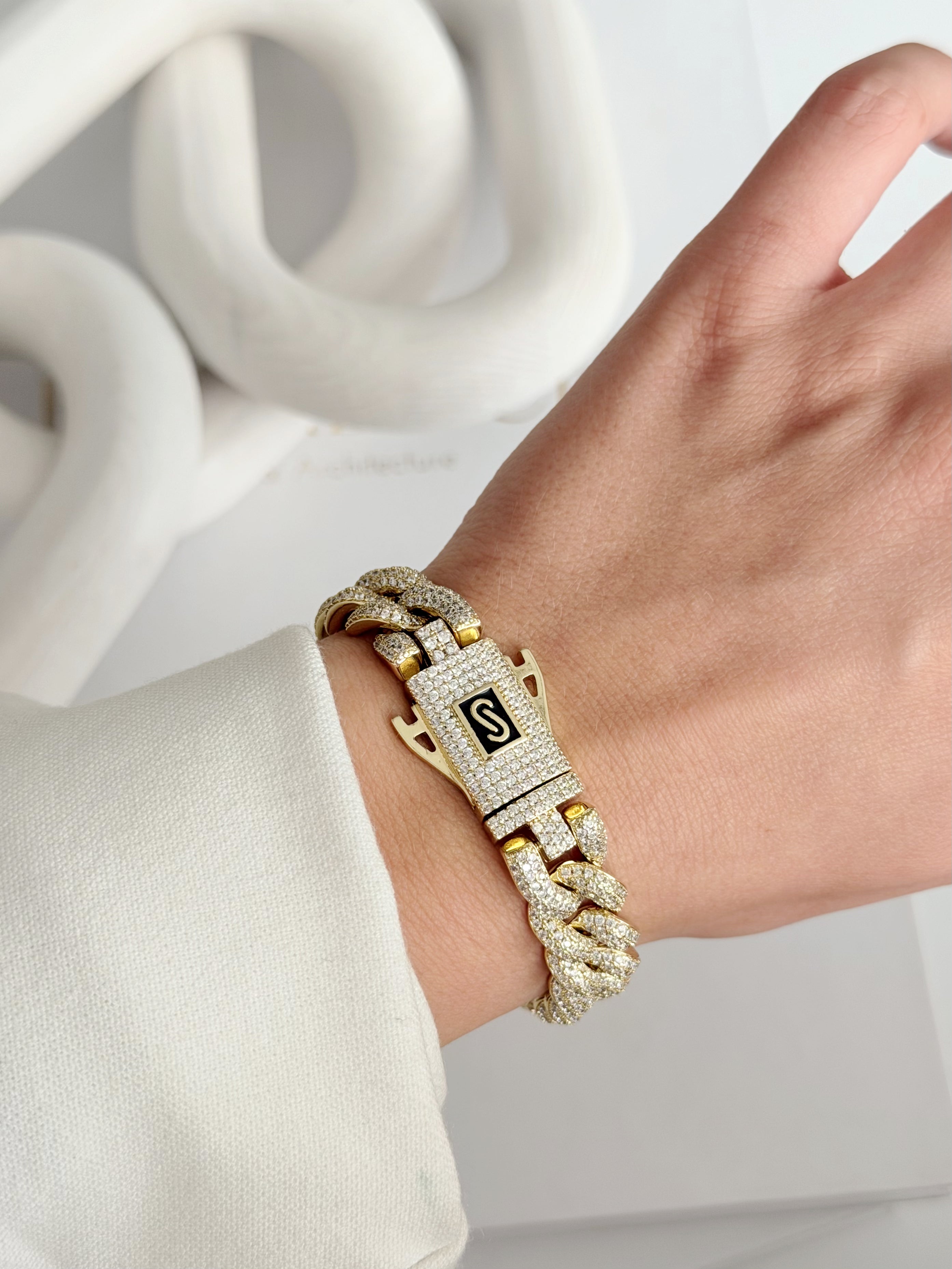Gold Iced Out Cz Pave Chunky Curb Chain Bracelet With S Logo Clasp wholesale jewelry BRACELETS  Catwalk Jewellery Europe